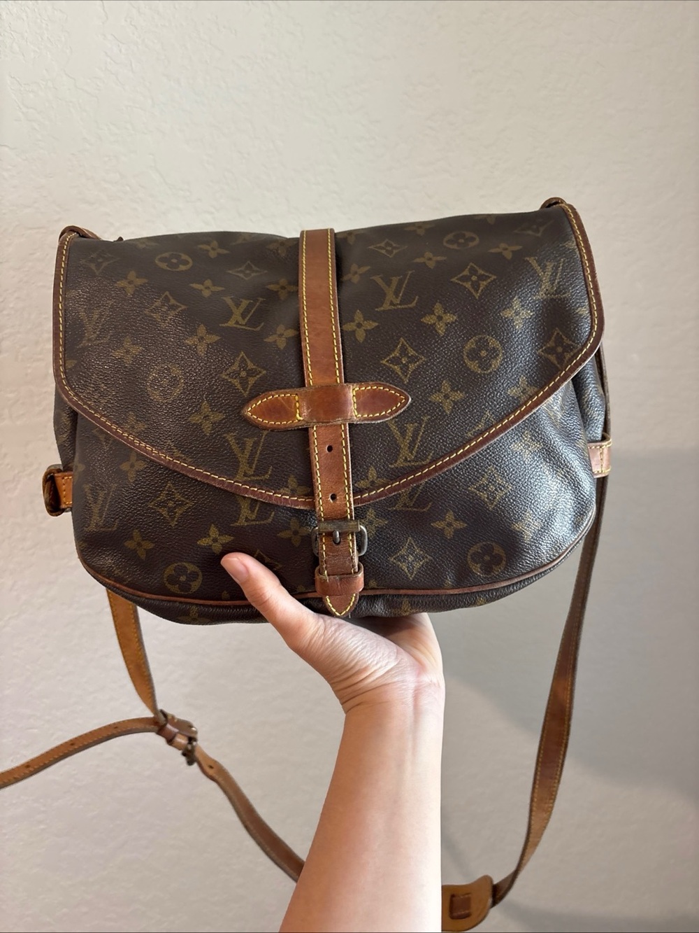 Louis Vuitton Saumur 30 Brown Monogram Crossbody Bag - Picture 12 of 14